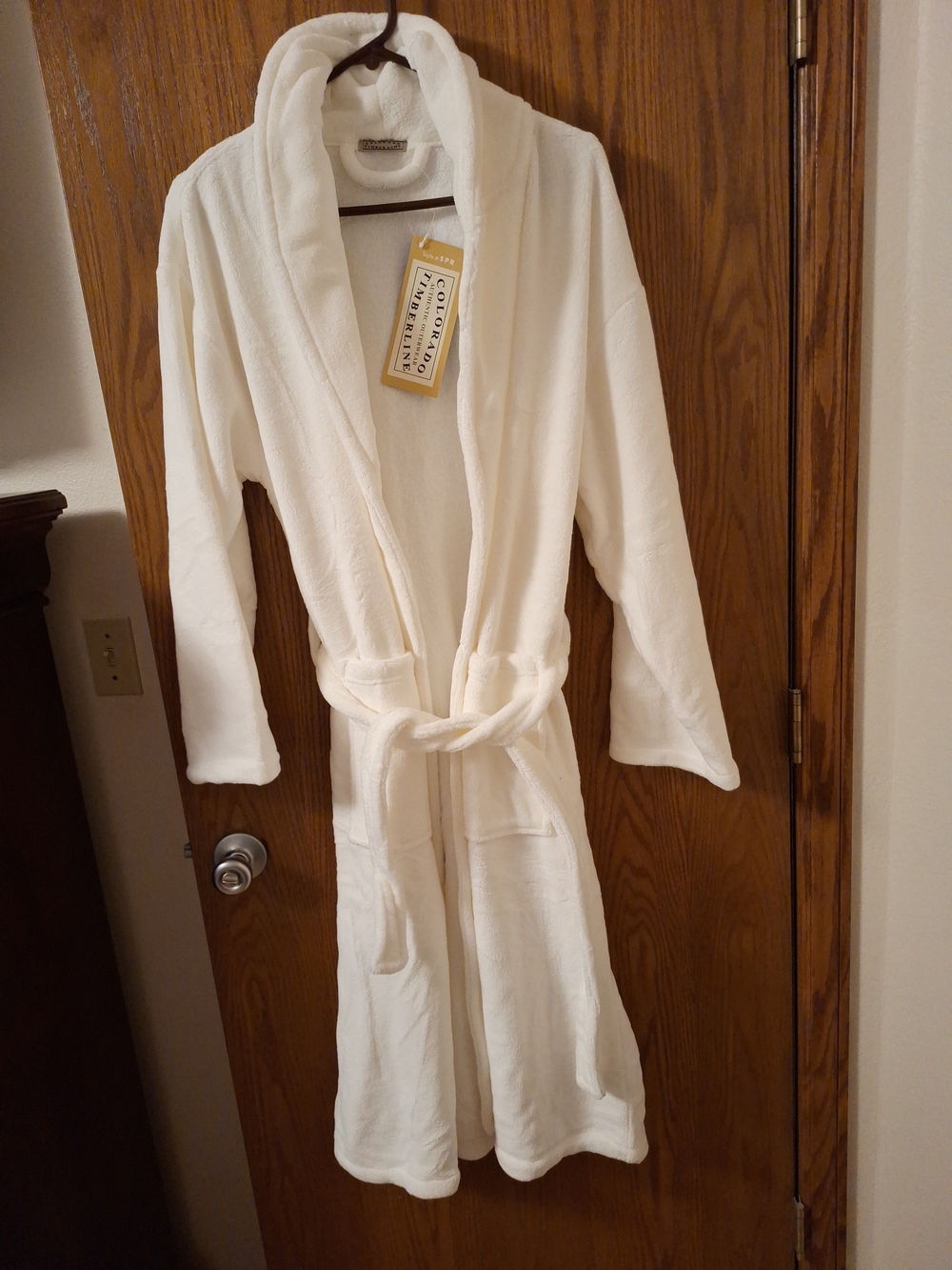 Plush White Colorado Timberline, Brand New, Spa Bath Robe with Shawl Collar